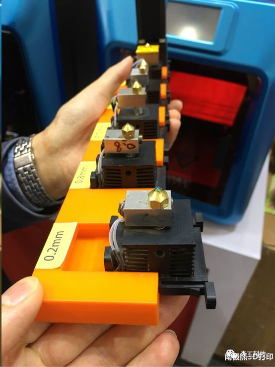 快拆噴頭多功能解決方案  快拆噴頭多功能解決方案將應(yīng)用在即將推出的設(shè)備珊瑚X5